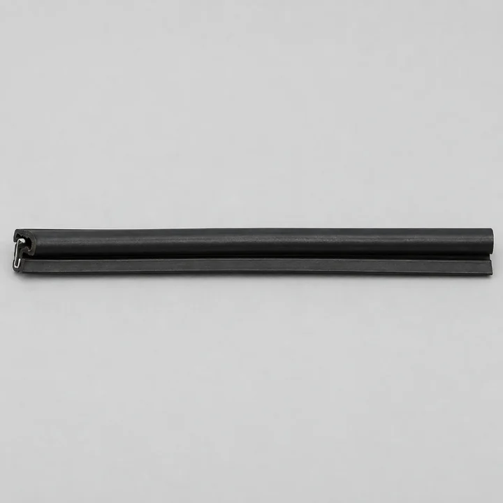 Готовый отрезок нового уплотнителя с запасом 20 мм для усадки
