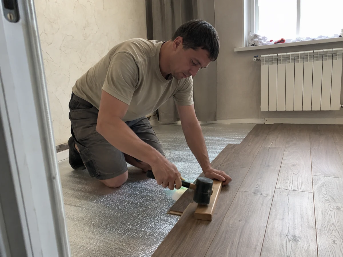 Укладка паркетной доски — работа мастера